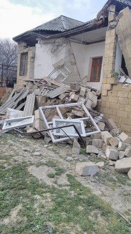 Evin dağıdılmaması üçün 15 min manat rüşvət istəyiblər