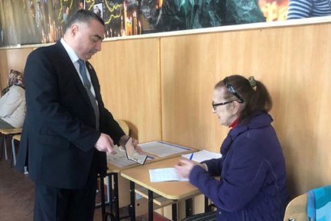 Deputat Rüfət Quliyev ölkə qanunlarına məhəl qoymur?