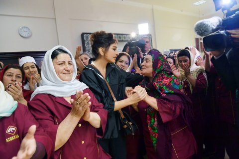 İlham Əliyev və birinci xanım "Azərxalça”nın Qobustan filialının açılışında iştirak ediblər