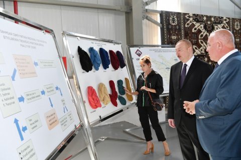 İlham Əliyev və birinci xanım "Azərxalça”nın Qobustan filialının açılışında iştirak ediblər