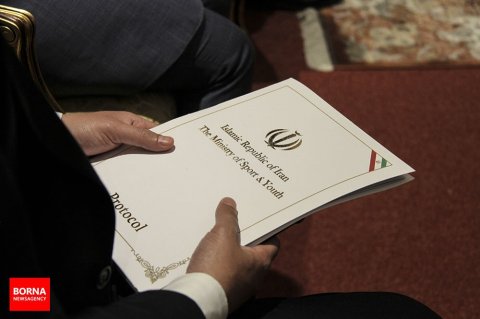 Azərbaycanlı nazir İranda