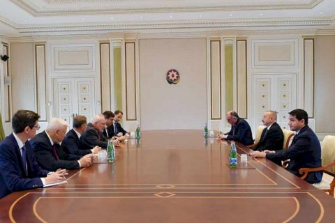 İlham Əliyev həmsədrləri qəbul edib