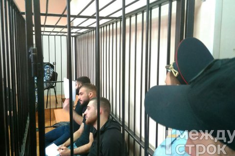 Rövşən Lənkəranskinin dəstə üzvlərinə hökm oxunur Rövşən Lənkəranskinin dəstə üzvlərinə hökm oxunur