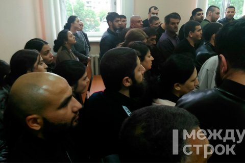 Rövşən Lənkəranskinin dəstə üzvlərinə hökm oxunur Rövşən Lənkəranskinin dəstə üzvlərinə hökm oxunur