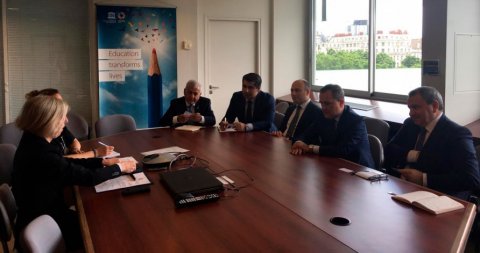 Təhsil naziri UNESCO-nun nümayəndəsi ilə görüşüb