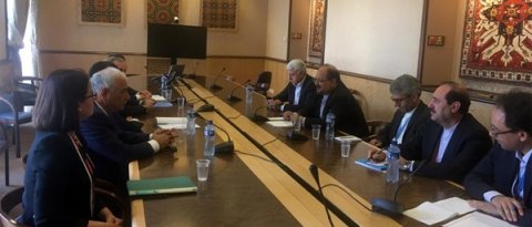 Sahil Babayev iranlı vəzifədaşı ilə görüşdü 