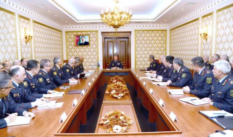 Nazir Vilayət Eyvazov əməliyyat müşavirəsi keçirib