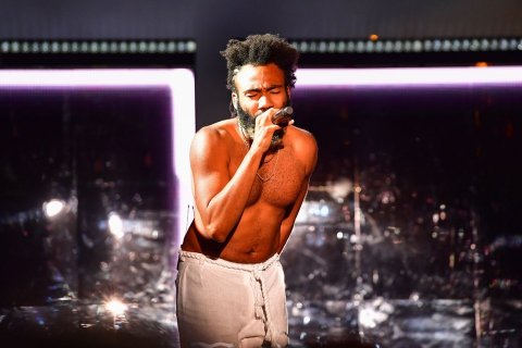 Sənətçilərə mükafat verilib