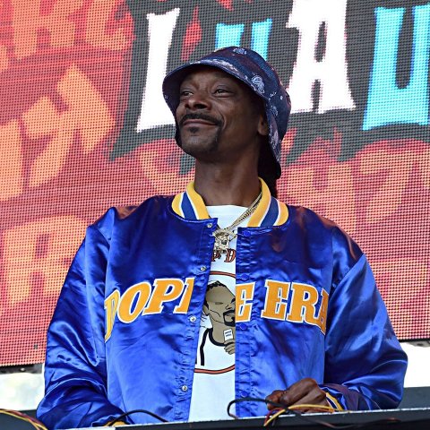 Sənətçilərə mükafat verilib