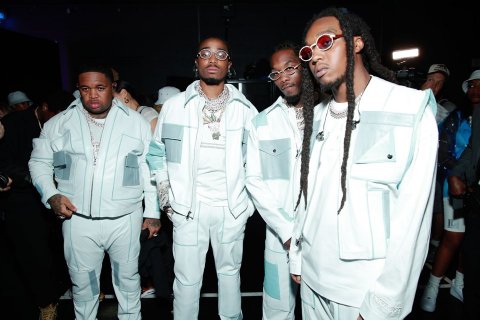 Sənətçilərə mükafat verilib