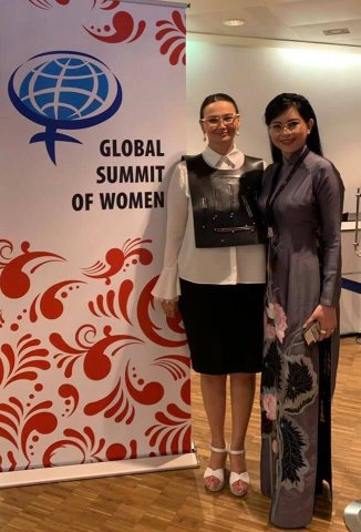 Qənirə Paşayeva Vyetnamın vitse-prezidenti və bu ölkənin tanınmış qadınları ilə görüşüb