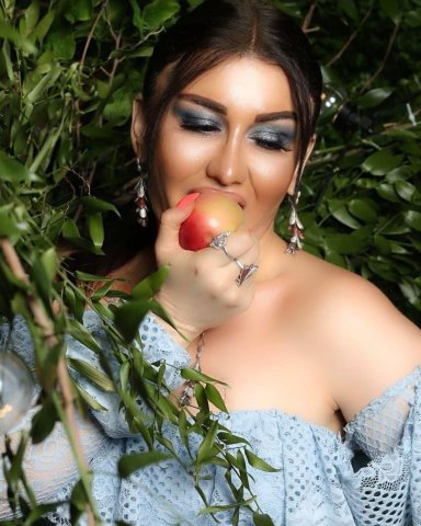 Rəqqasə Fatimə gözəlliyi ilə göz qamaşdırır