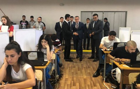 Müəllimlərin işə qəbulu üzrə müsabiqə başa çatıb: nazir yüksək bal toplayanlarla görüşüb Müəllimlərin işə qəbulu üzrə müsabiqə başa çatıb: nazir yüksək bal toplayanlarla görüşüb