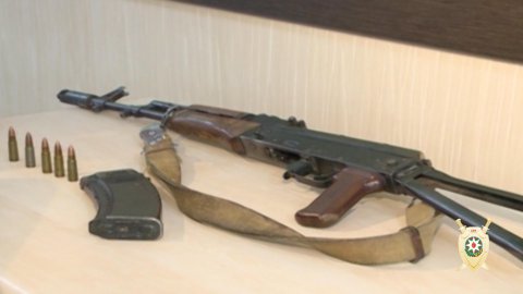 Polis iki şəxsdə avtomat və tapança aşkarlayıb