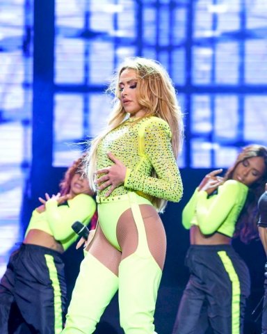 Hadisənin geyimi Bülənt Ərsoyu məmnun edib