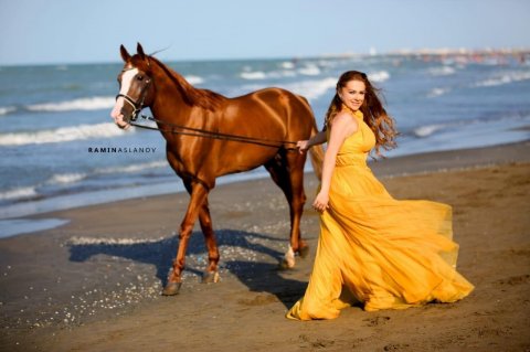 Xatirə İslamdan atla fotosessiya Xatirə İslamdan atla fotosessiya