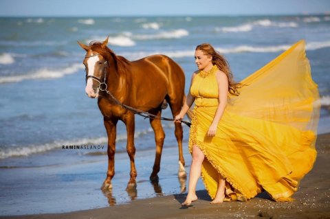 Xatirə İslamdan atla fotosessiya Xatirə İslamdan atla fotosessiya