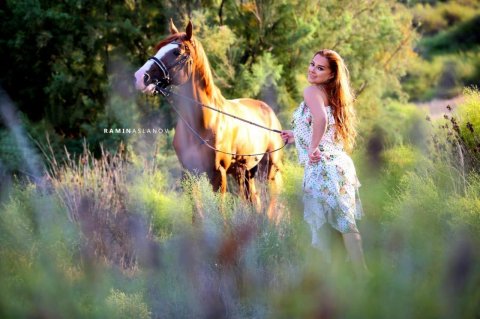 Xatirə İslamdan atla fotosessiya Xatirə İslamdan atla fotosessiya