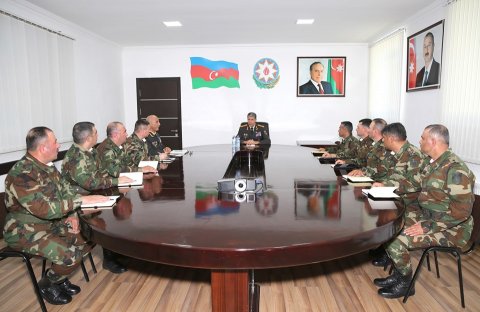 Vilayət Eyvazov əsgərlərlə nahar etdi, şəxsi heyətə tapşırıq verdi 