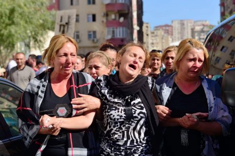 Qəzada həlak olan pilotumuz dəfn edildi Qəzada həlak olan pilotumuz dəfn edildi