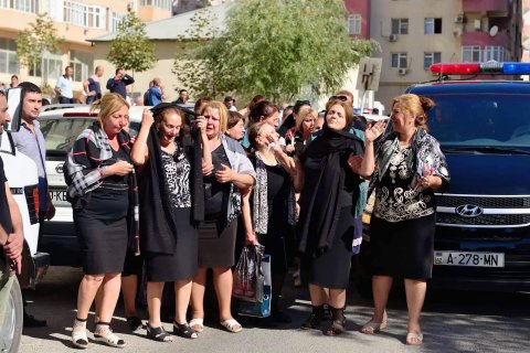 Qəzada həlak olan pilotumuz dəfn edildi Qəzada həlak olan pilotumuz dəfn edildi