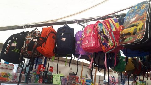 Valideynlərə müjdə: Bakıda ən ucuz məktəbli yarmarkası açıldı