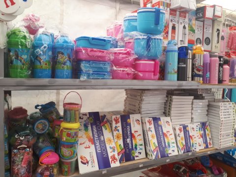 Valideynlərə müjdə: Bakıda ən ucuz məktəbli yarmarkası açıldı