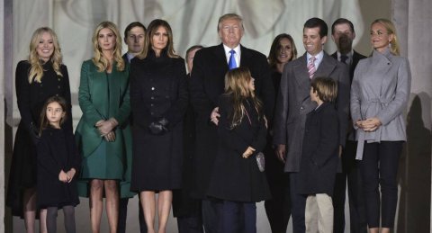 Donald Trampın nəvəsi dünyaya gəlib