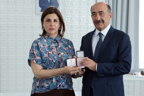 Mədəniyyət və ədəbiyyat xadimlərinə mükafatlar təqdim olunub