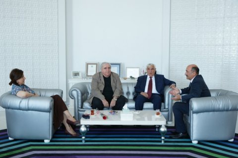 Mədəniyyət və ədəbiyyat xadimlərinə mükafatlar təqdim olunub