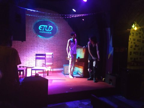 Xalq artisti yeni teatrın açılışında iştirak edib