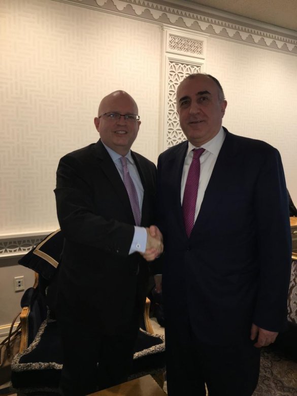 Elmar Məmmədyarov ABŞ Dövlət Katibinin köməkçisi ilə görüşüb