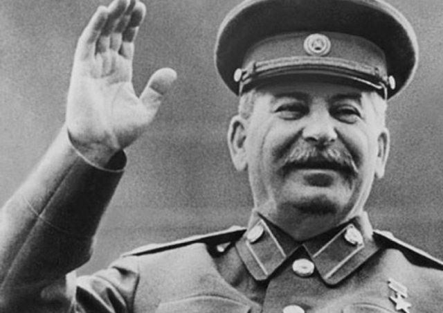 Deputat: “Stalin Tanrının bizə bəxş etdiyi lütfdür” Deputat: “Stalin Tanrının bizə bəxş etdiyi lütfdür”
