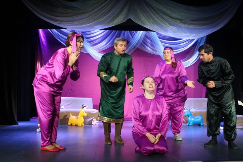 Şuşa teatrı iki tamaşanın təqdimatına hazırlaşır
