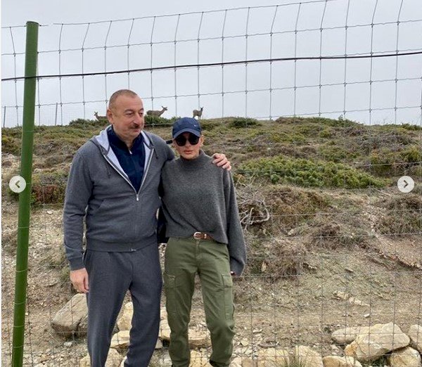 Prezident və ailəsi bölgədə: qeyri-rəsmi səfər - Fotolar Prezident və ailəsi bölgədə: qeyri-rəsmi səfər - Fotolar