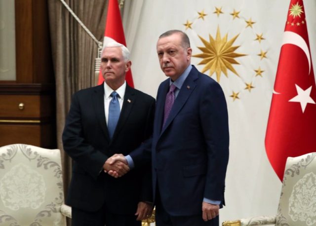 Ərdoğanla Pensin 1 saat 40 dəqiqə çəkən gərgin görüşü: masada hansı məsələlər olub? Ərdoğanla Pensin 1 saat 40 dəqiqə çəkən gərgin görüşü: masada hansı məsələlər olub?