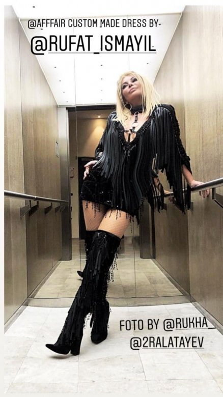 Aygün Kazımovanın liftdə çəkdirdiyi şəkillər marağa səbəb olub