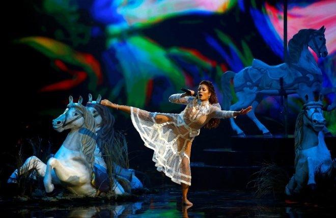 Məşhurlar musiqi mükafatları gecəsində - Fotolar Məşhurlar musiqi mükafatları gecəsində - Fotolar