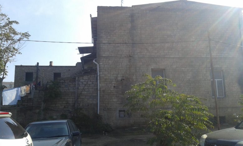 Şəhid ailəsini işığı və suyu kəsilmiş zirzəmidə yaşamaq məcburiyyətində qoyublar