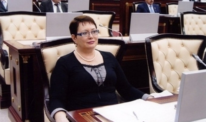 Təqaüdçülər üçün ictimai nəqliyyatdan istifadə və dərmanlar pulsuz olsun