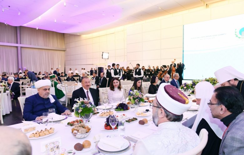 Prezident dünyanın dini liderlərinin şərəfinə ziyafət verdi