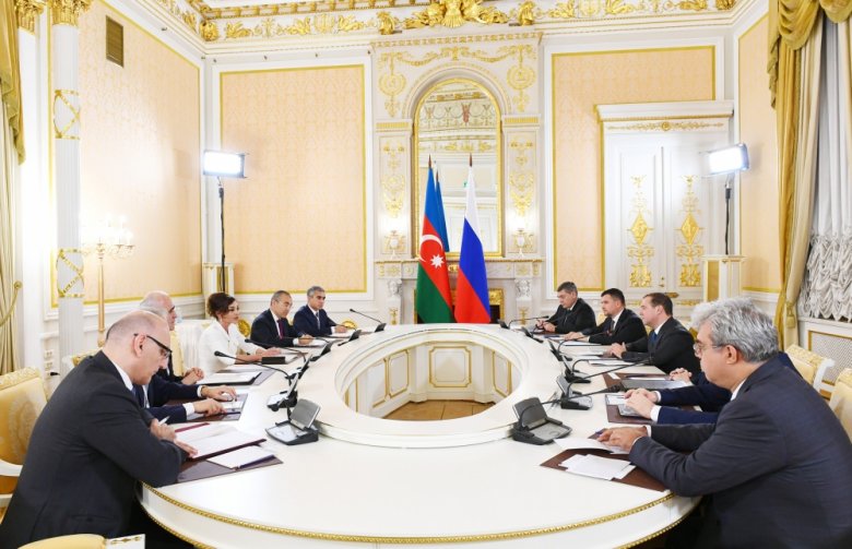 Mehriban Əliyeva Dmitri Medvedevlə görüşüb