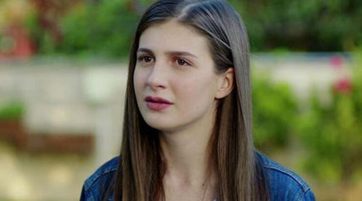 Məşhur aktrisalar Bakıya gəlir Məşhur aktrisalar Bakıya gəlir