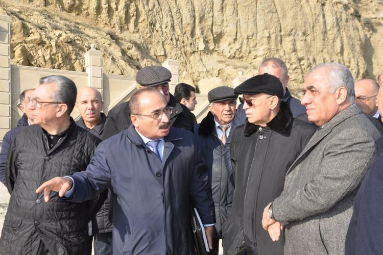 Baş Nazir, nazir və icra başçısı sürüşmə ərazisinə baxış keçiriblər