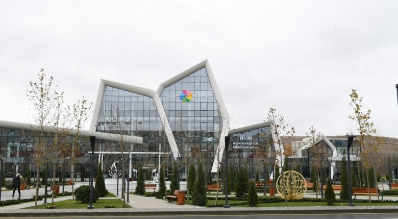 Prezident Şamaxıda yol və "Asan Həyat"ın açılışlarını edib 