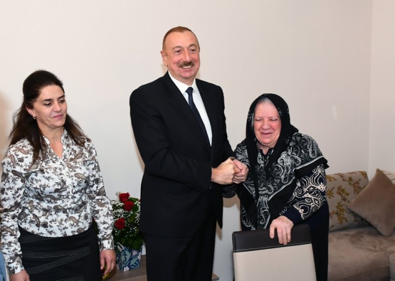 Prezident zəlzələdən ziyan çəkən ailədə oldu – Kəmaləddin Heydərov dövlət başçısını məlumatlandırdı