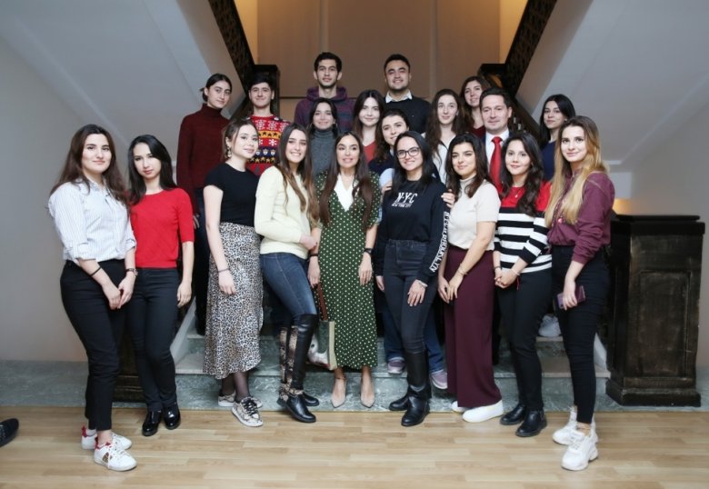 Leyla Əliyevanın təşəbbüsü ilə poeziya gecəsi keçirilib 