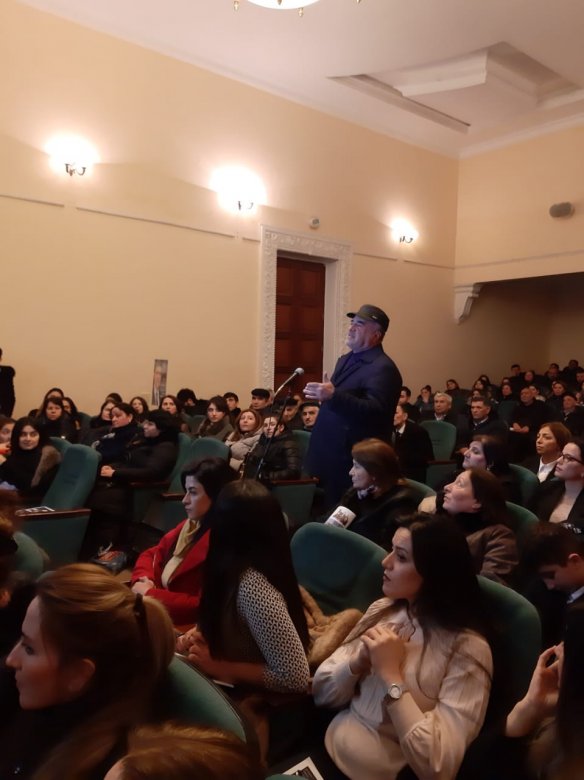 Vüqar Bayramov seçicilərlə ilk görüşünü Sumqayıtda keçirib