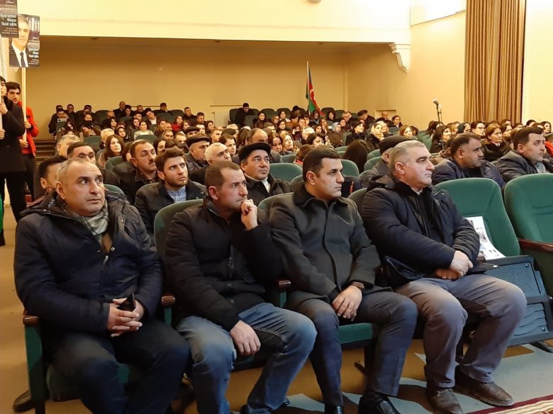 Vüqar Bayramov seçicilərlə ilk görüşünü Sumqayıtda keçirib