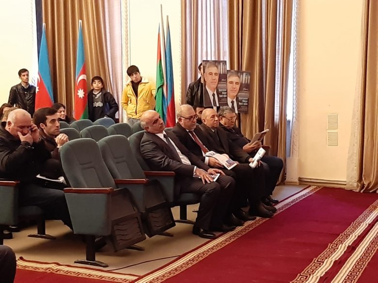 Vüqar Bayramov seçicilərlə ilk görüşünü Sumqayıtda keçirib